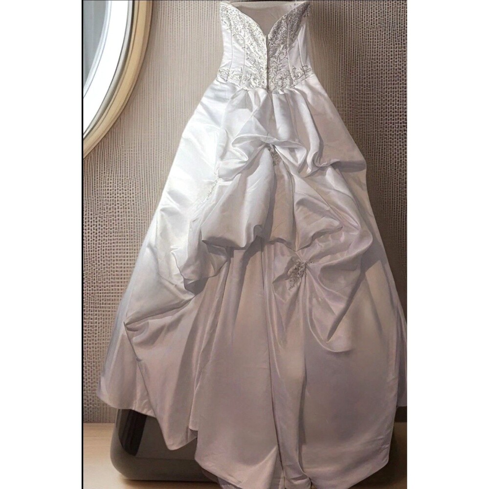 Christina Wu Bridal Wedding Gown Size 8 Strapless Satin Beaded Ballgown Y2K